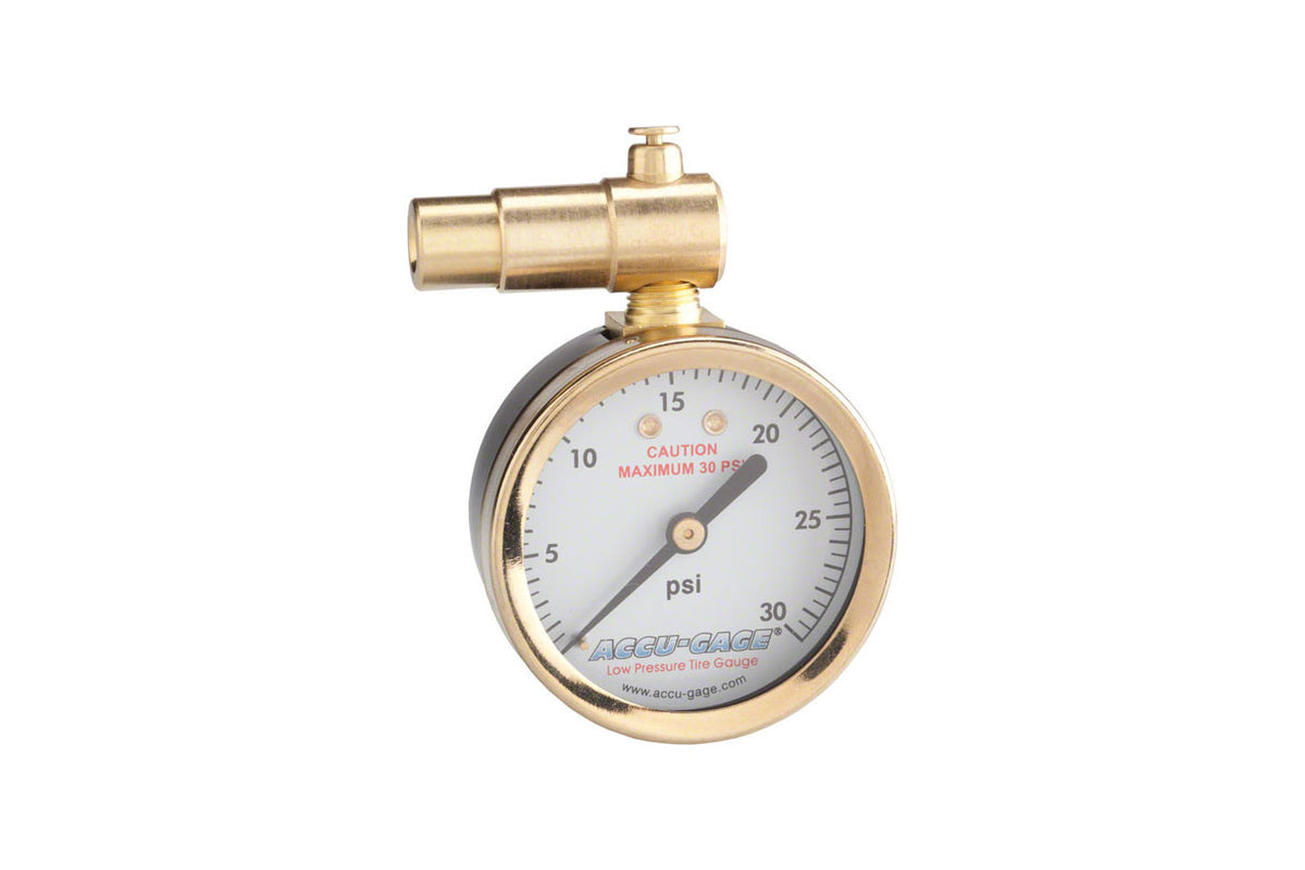 Presta valve tire gauge outlet